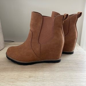 Universal Thread Wedge Booties
